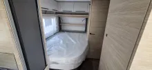 Sicht vorne-hinten Fendt Apero 465 SFB