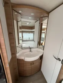 Fahrzeugbild Hobby De Luxe 460 UFe #5