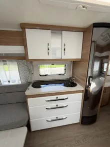 Fahrzeugbild Hobby De Luxe 460 UFe #7