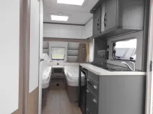 Fahrzeugbild Hobby OnTour 460 DL Autark, Bugfenster, 1500kg.++ #13