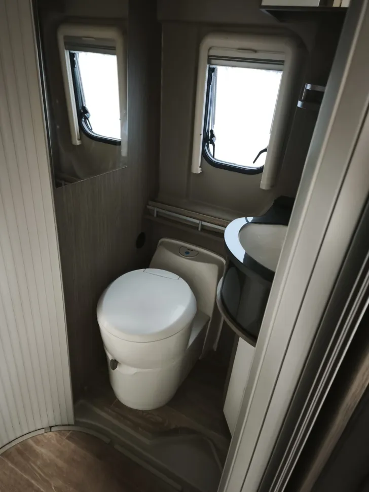 Fahrzeugbild Fiat Ducato 2.3 Multijet 16 V gut gepflegt #4