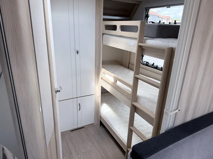 Fahrzeugbild Hobby De Luxe 545 KMF 3er Kinderetagenbett #8