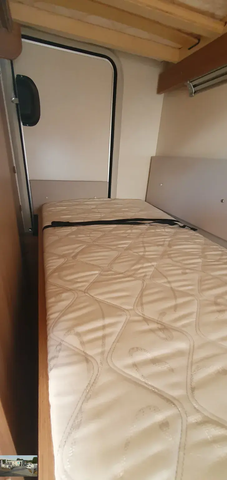 Fahrzeugbild Hobby De Luxe 560 KMFe Nr. 35 - Etagenb., franz. Bett #12