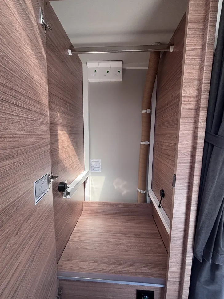 Fahrzeugbild Weinsberg CaraOne 390 QD EDITION [HOT] Markise Lithium TrailerControl #7