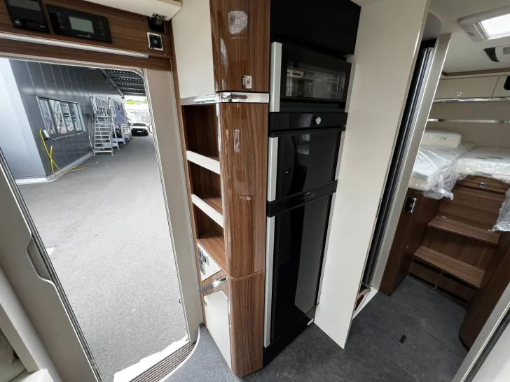 Fahrzeugbild Eura Mobil Contura CT 766 EF AT9G Comfort+Luminary+Markise #17