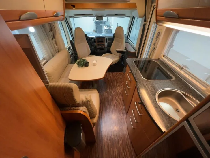 Fahrzeugbild Hymer B 660 SL/Automatik/Festbett+Hubbett/Klima/Solar #8
