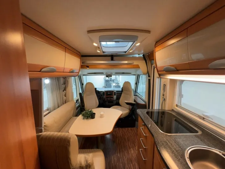 Fahrzeugbild Hymer B 660 SL/Automatik/Festbett+Hubbett/Klima/Solar #9