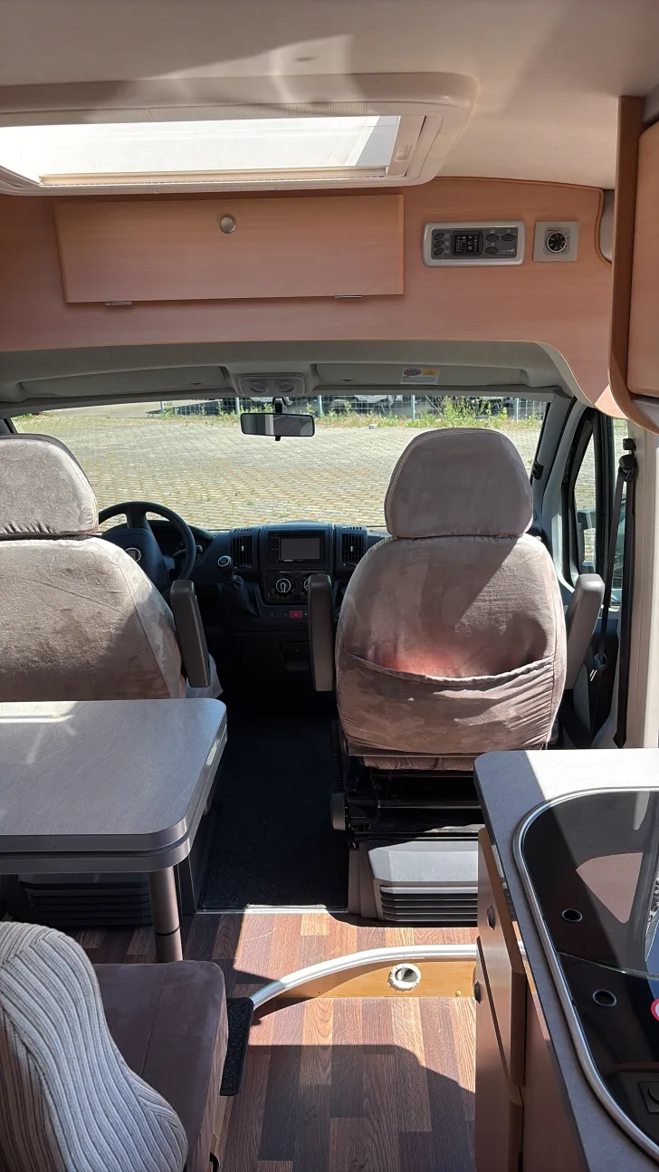 Sicht vorne-hinten Knaus BoxStar 600 Street MQ wenig gebraucht