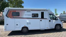 Seitlich Weinsberg CaraCompact 600 MEG EDITION [PEPPER] Sofort verfügbar/ Automatik