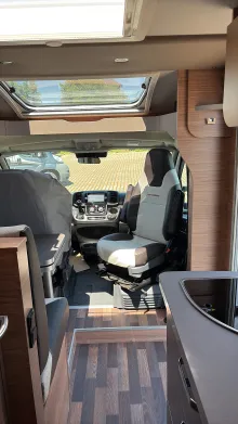 Sicht vorne-hinten Weinsberg CaraCompact 600 MEG EDITION [PEPPER] Sofort verfügbar/ Automatik