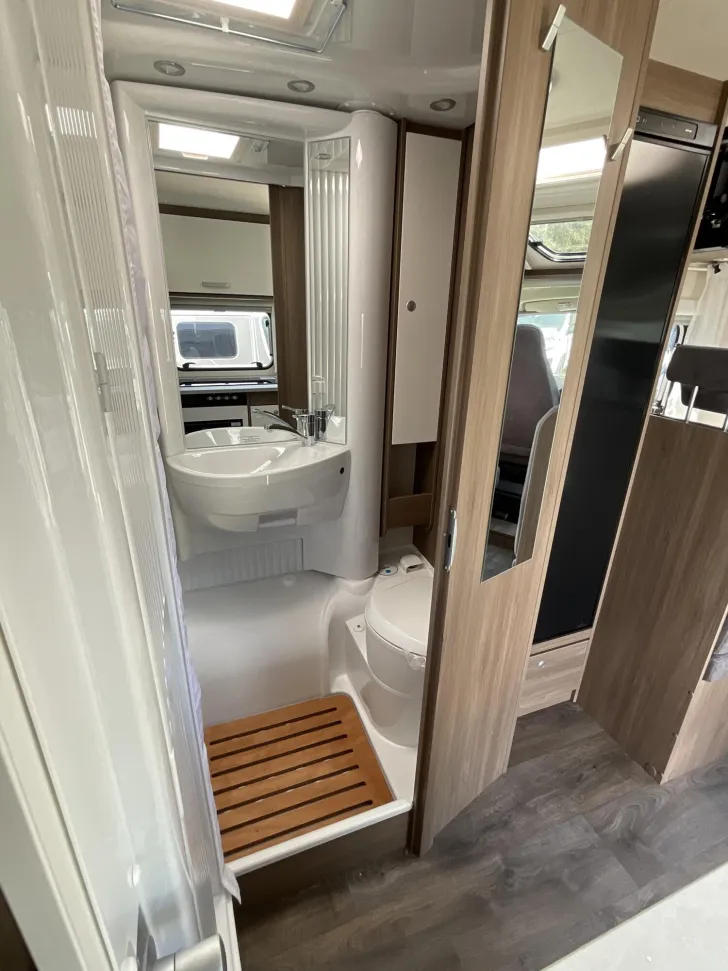Fahrzeugbild Carado V 347 Clever Lift Bett #12