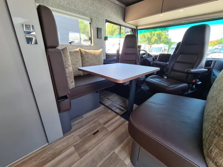 Fahrzeugbild Niesmann + Bischoff iSmove 6.9 E *Hubstützen-Anlage*Festtank-WC* #15