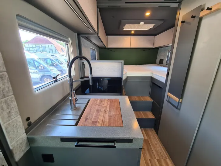 Fahrzeugbild Niesmann + Bischoff iSmove 6.9 E *Hubstützen-Anlage*Festtank-WC* #20