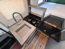 Fahrzeugbild Niesmann + Bischoff iSmove 6.9 E *Hubstützen-Anlage*Festtank-WC* #21