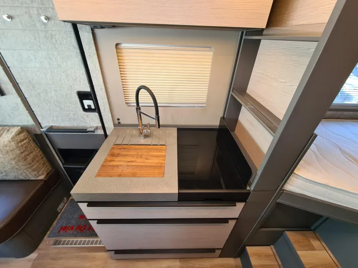 Fahrzeugbild Niesmann + Bischoff iSmove 6.9 E *Hubstützen-Anlage*Festtank-WC* #22