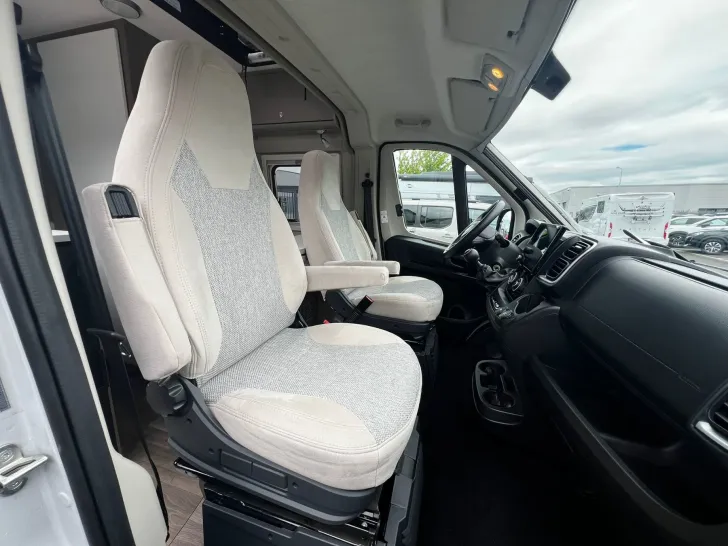 Fahrzeugbild Carado Camper Van CV 540 PRO+Aufstelldach+Markise+LM+ #8