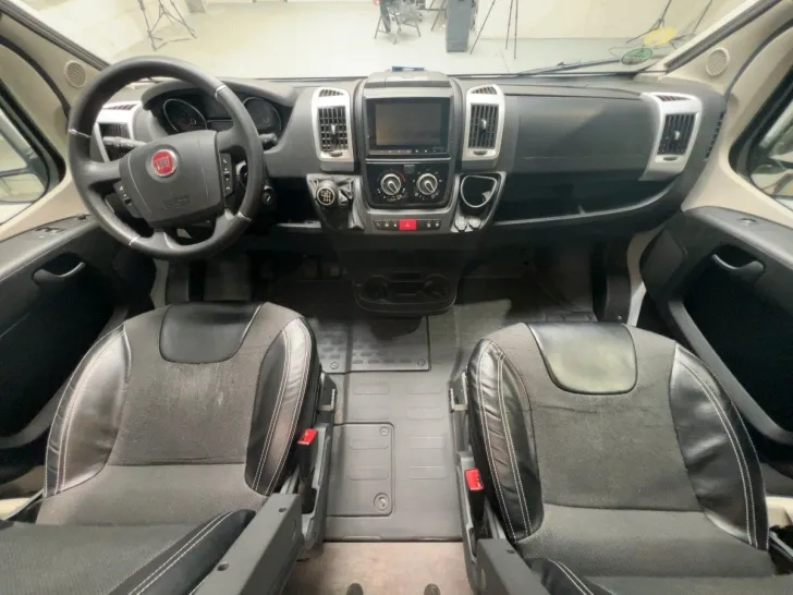 Fahrzeugbild Pilote V 600 J/Einzelbetten/Markise/Solar/Klima/Truma #7