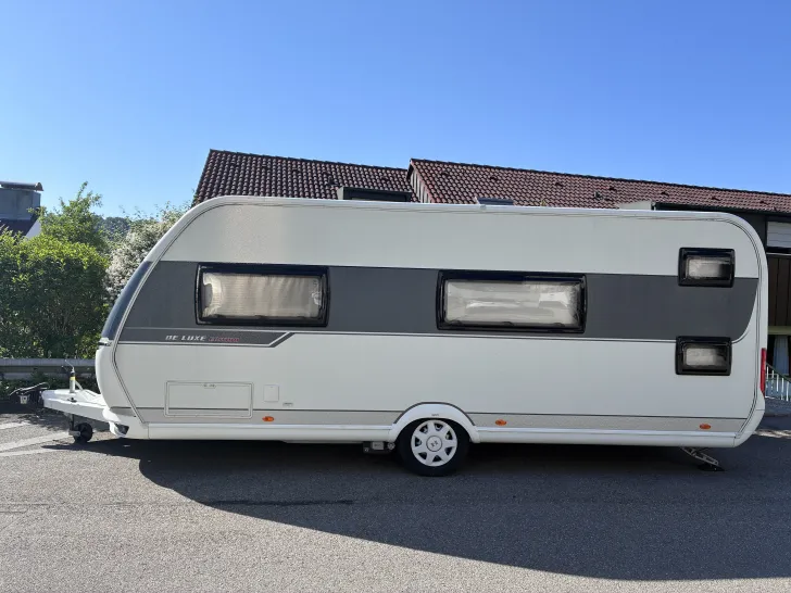 Fahrzeugbild Hobby DE LUXE EDITION 560 KMFe sehr gepflegt #1
