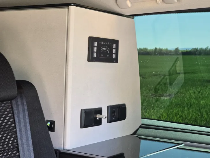 Fahrzeugbild Mercedes-Benz Mercedes V-Klasse Poessel CampStar #7