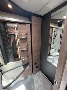 Fahrzeugbild Knaus L!VE WAVE 650 MEG Platinum Selection Rahmenfenster, el. Stufe #11