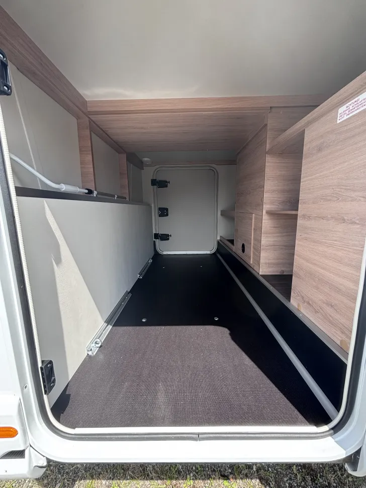 Fahrzeugbild Knaus L!VE WAVE 650 MEG Platinum Selection Rahmenfenster, el. Stufe #18