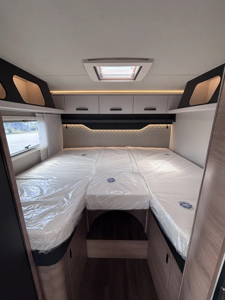 Fahrzeugbild Knaus L!VE WAVE 650 MEG Platinum Selection Rahmenfenster, el. Stufe #9