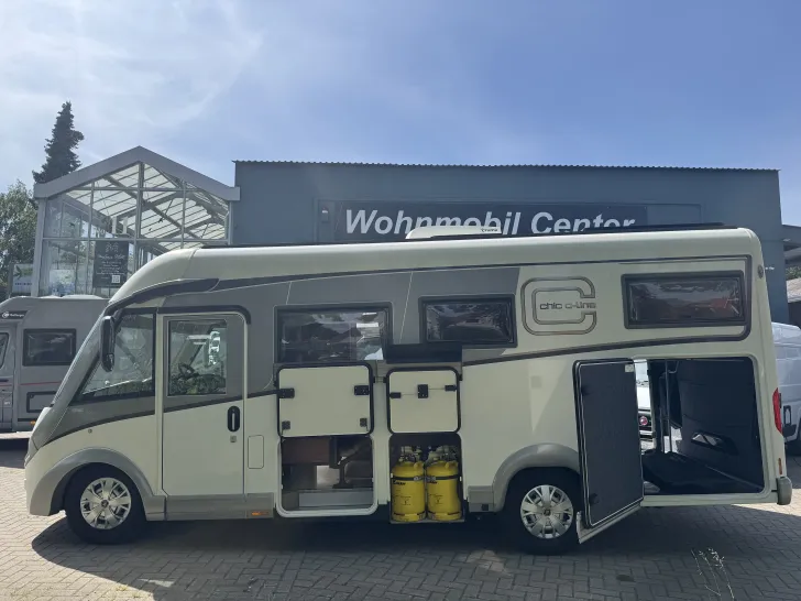 Fahrzeugbild Carthago chic c-line 4.2 Hubstütz-Luftfahrw-Standklima #7