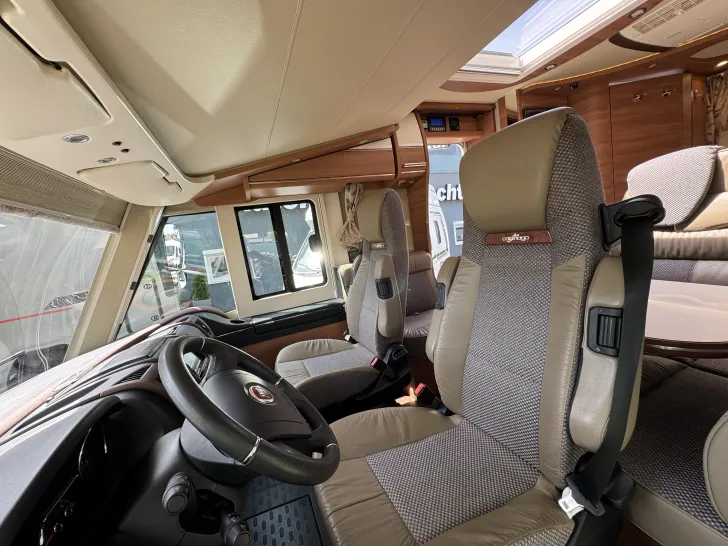 Fahrzeugbild Carthago chic c-line 4.2 Hubstütz-Luftfahrw-Standklima #14