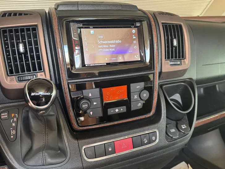 Fahrzeugbild Carthago chic c-line 4.2 Hubstütz-Luftfahrw-Standklima #19