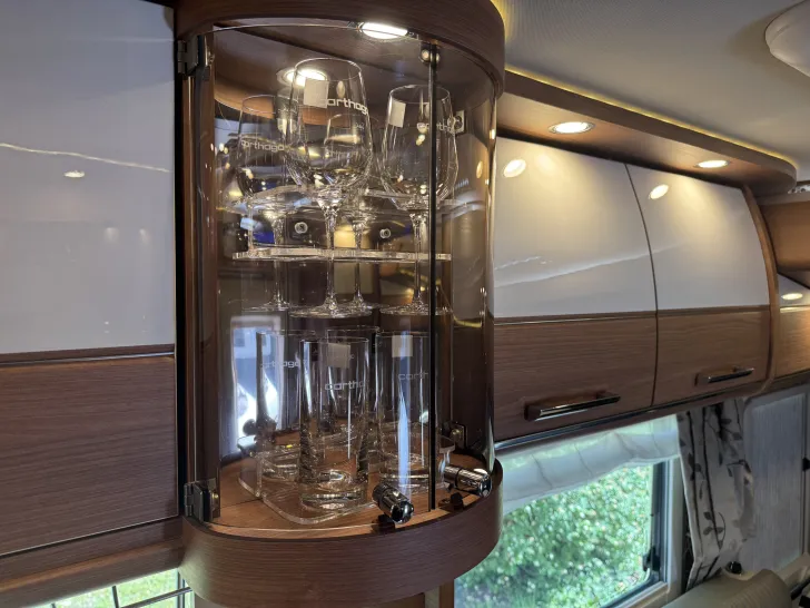 Fahrzeugbild Carthago chic c-line 4.2 Hubstütz-Luftfahrw-Standklima #28