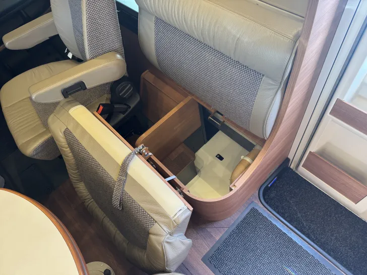 Fahrzeugbild Carthago chic c-line 4.2 Hubstütz-Luftfahrw-Standklima #29
