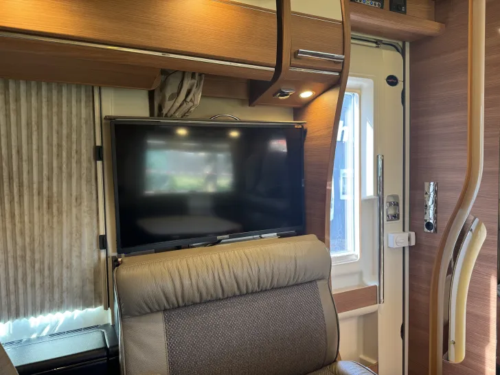 Fahrzeugbild Carthago chic c-line 4.2 Hubstütz-Luftfahrw-Standklima #30