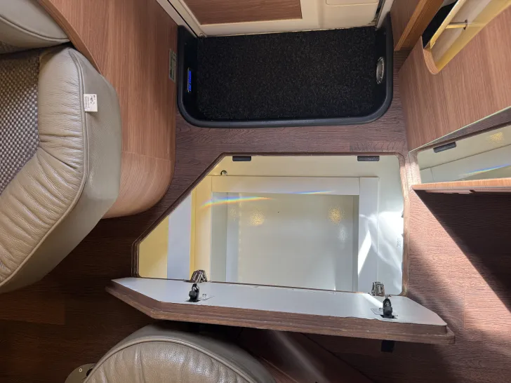 Fahrzeugbild Carthago chic c-line 4.2 Hubstütz-Luftfahrw-Standklima #51