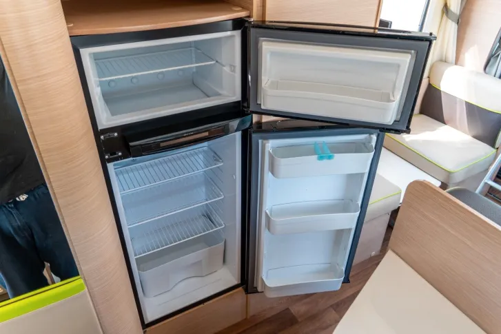 Fahrzeugbild Forster A 699 VB *7Personen*Navi*Markise*Ventilator*TV* #20