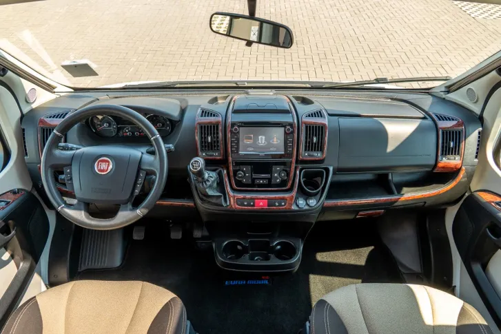 Fahrzeugbild Eura Mobil Terrestra T 670 SB *2xKlima*Solar*ALDE*Navi*RFK* #10