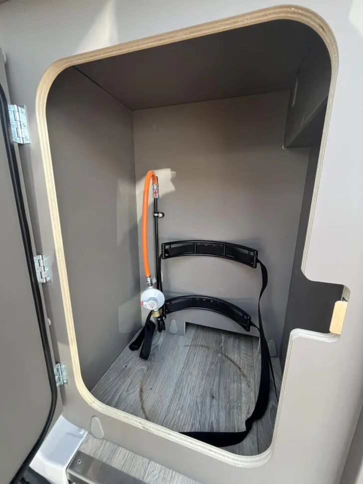 Fahrzeugbild LMC Innovan Ford 592 #17