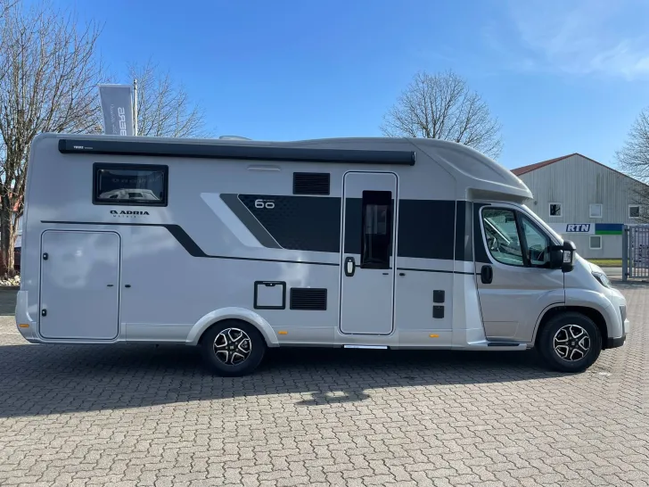 Fahrzeugbild Adria Matrix 60Y Jubilee 670 SL MJ 2026 #2