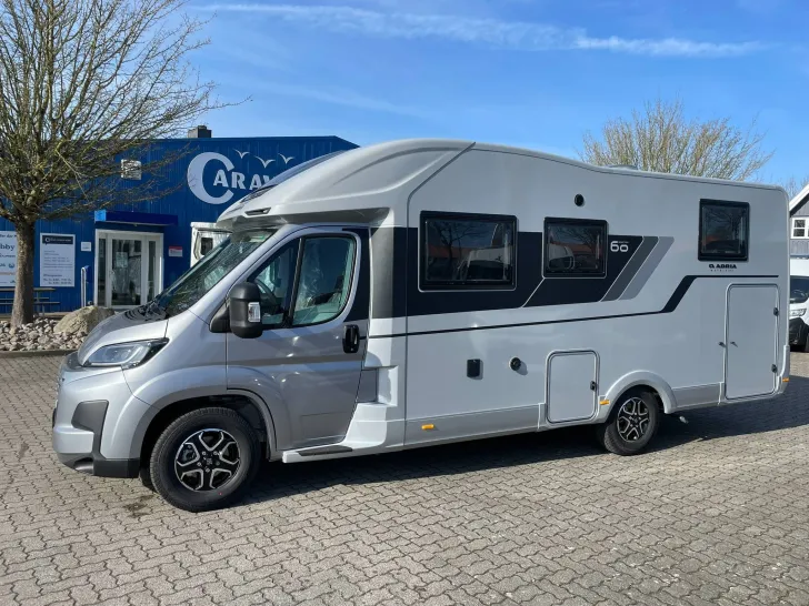 Fahrzeugbild Adria Matrix 60Y Jubilee 670 SL MJ 2026 #4