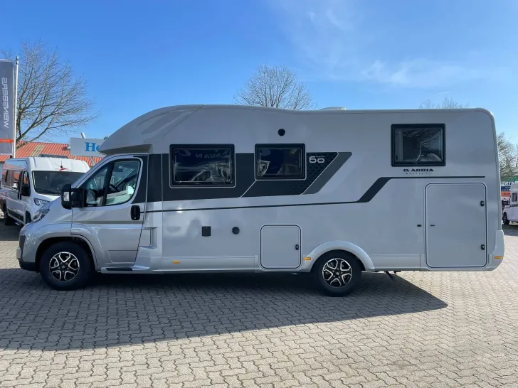 Fahrzeugbild Adria Matrix 60Y Jubilee 670 SL MJ 2026 #8