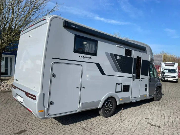 Fahrzeugbild Adria Matrix 60Y Jubilee 670 SL MJ 2026 #11
