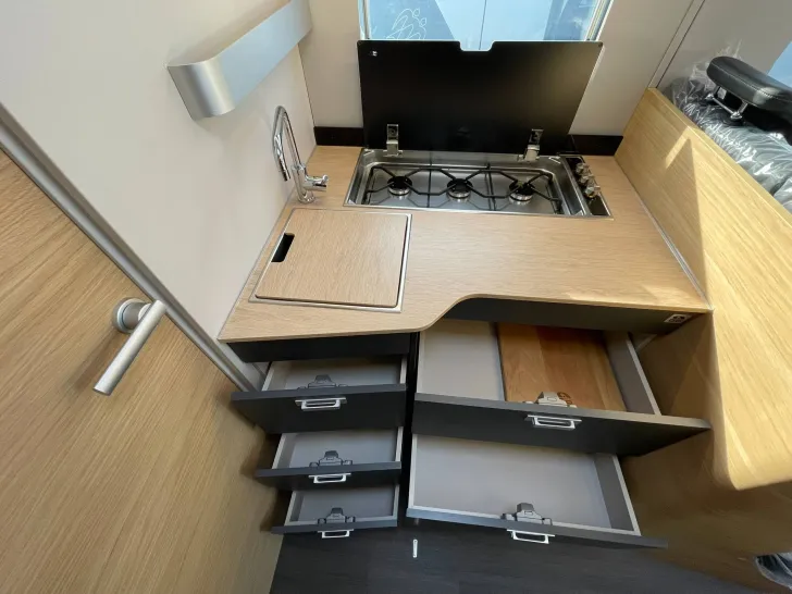 Fahrzeugbild Adria Matrix 60Y Jubilee 670 SL MJ 2026 #23