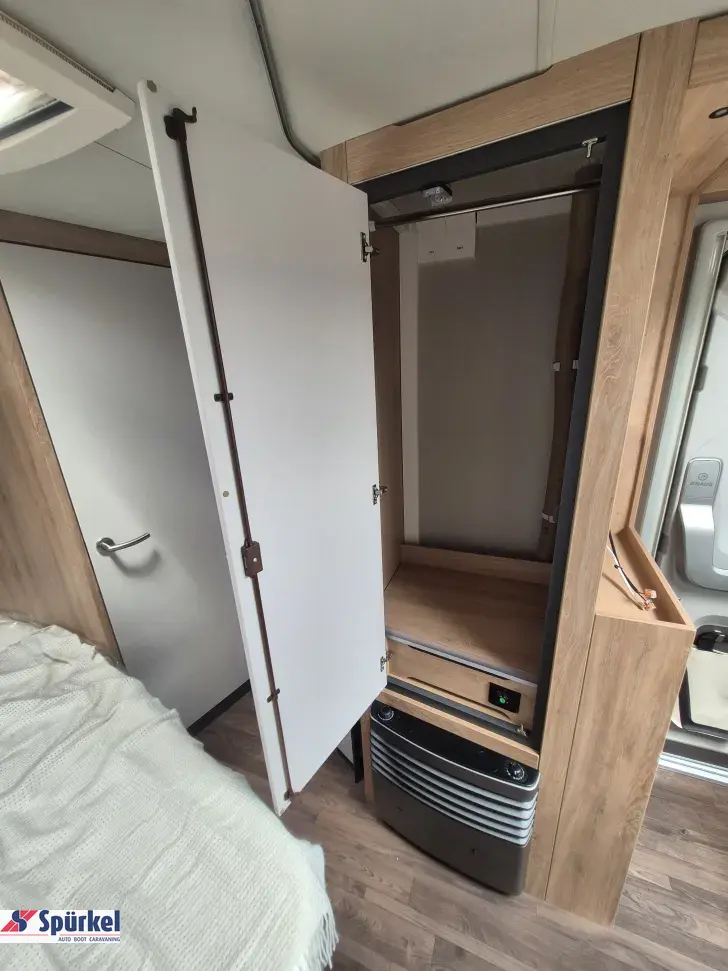 Fahrzeugbild Knaus Sport 450 FU 1800kg* Duschausbau*Cool Grey #29
