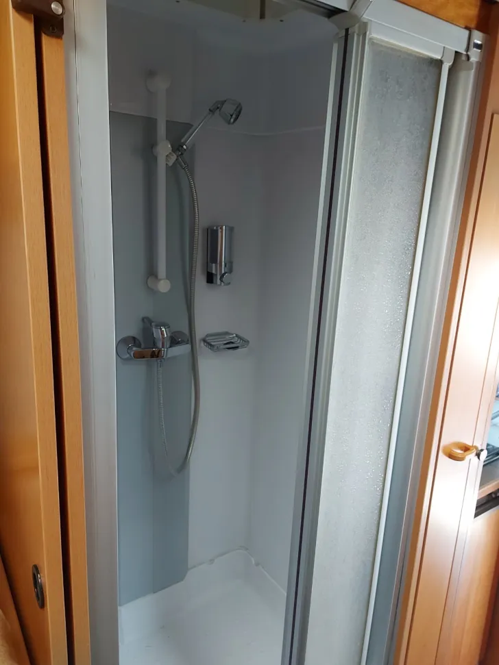 Fahrzeugbild Niesmann + Bischoff ClouLINER 700 B gepflegt #2