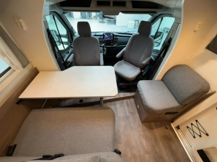Fahrzeugbild Carado T 447Edition24 Automatik/Einzelbetten/Hubbett #8