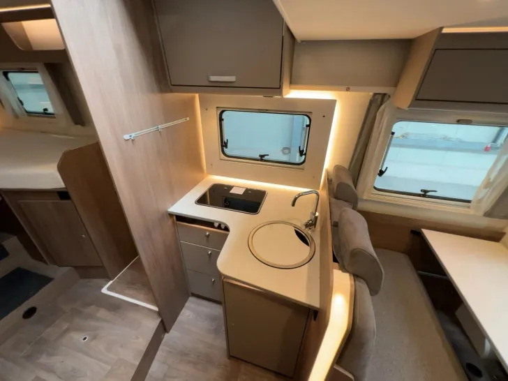 Fahrzeugbild Carado T 447Edition24 Automatik/Einzelbetten/Hubbett #14