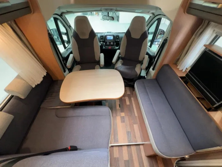 Fahrzeugbild Knaus SKY TI 650 MF/Festbett/2x Klima/AHK/Markise #7