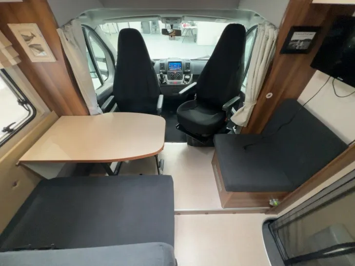 Fahrzeugbild Weinsberg TI 650 MG / Festbett / Garage /  Klima / AHK #7
