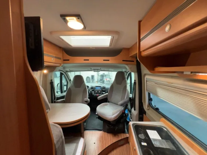 Fahrzeugbild Pössl Roadcruiser/Einzelbetten/AHK/Markise/Trittstufe #11