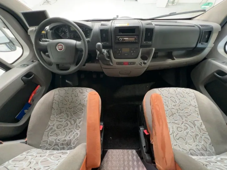 Fahrzeugbild Dethleffs Advantage A 6971/Festbett/Garage/6 SCHLAFPLÄTZE #7
