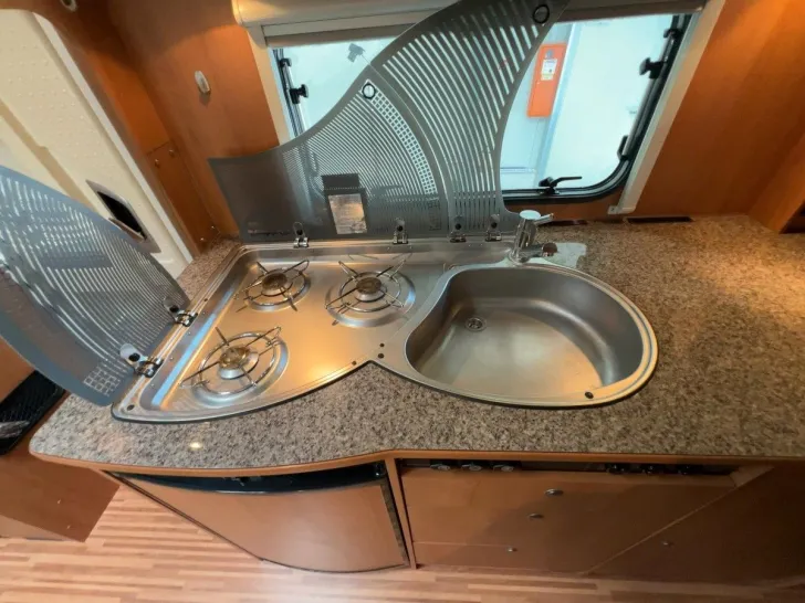 Fahrzeugbild Dethleffs Advantage A 6971/Festbett/Garage/6 SCHLAFPLÄTZE #16